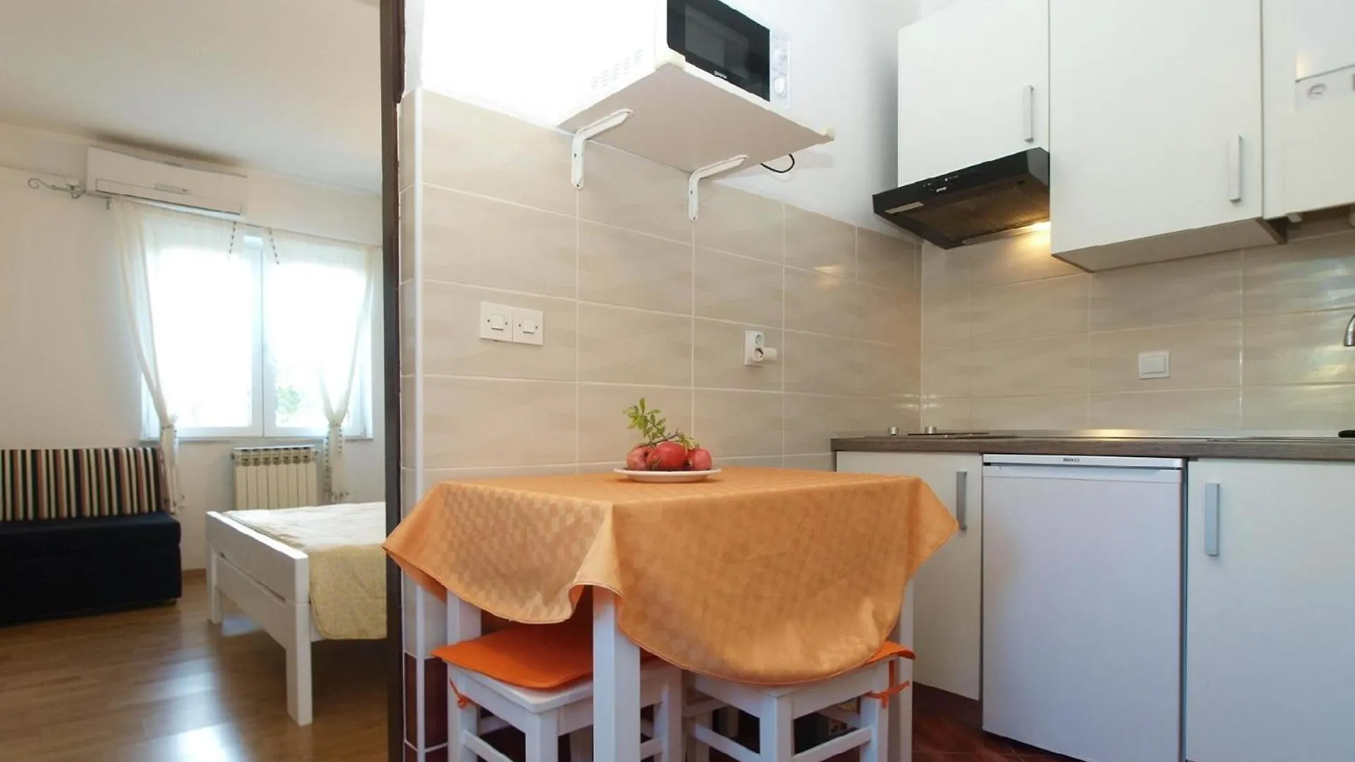 Ferienwohnung Fuer 3 Personen Ca 22 Qm In Liznjan, Istrien Suedkueste Von Istrien 0*, Liznjan